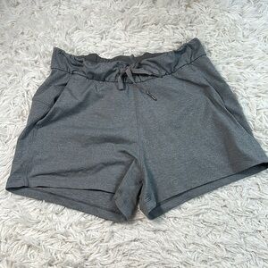 Lululemon On The Fly Short *2.5" Heathered Slate